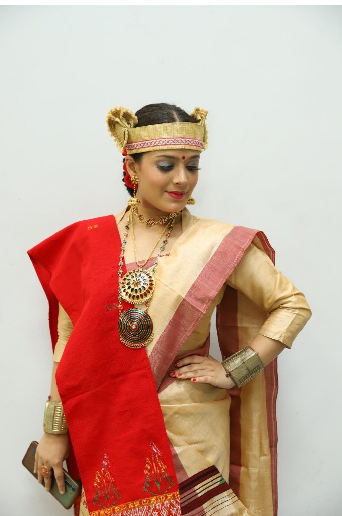 Traditional Mekhela Chador Photoshoot — Gauri Goswami